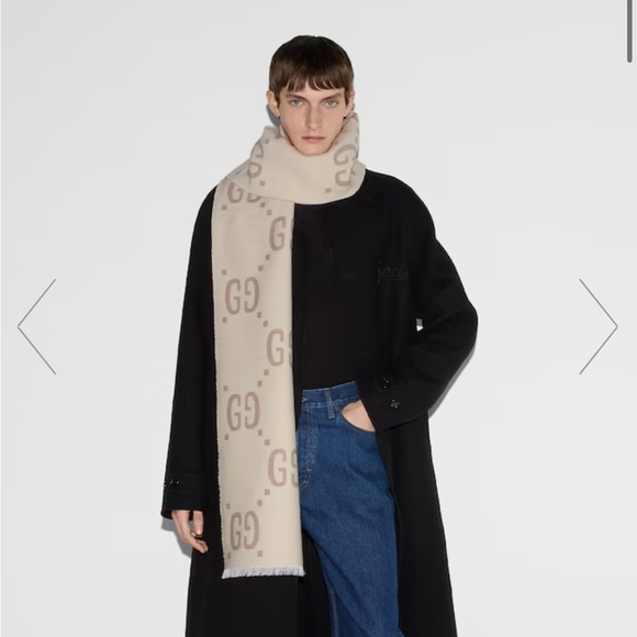 NWT GUCCI Taupe Beige Jacquard Wool Silk Monogram Jumbo GG Freedom Scarf Shawl - Picture 2 of 8